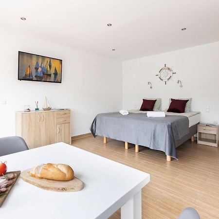 Galeon Apartamenty Mikołajki Exterior photo
